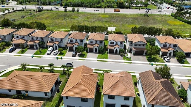 9045 Madrid CIR, Naples, FL 34104