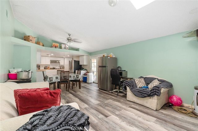 9085 Poplar, Fontana, CA 92335