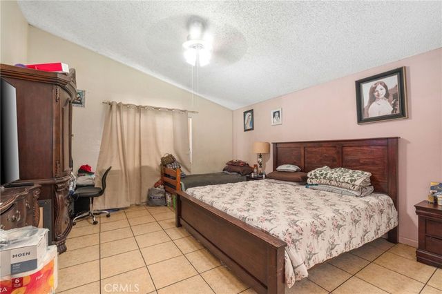 9085 Poplar, Fontana, CA 92335
