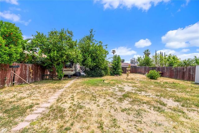 9085 Poplar, Fontana, CA 92335