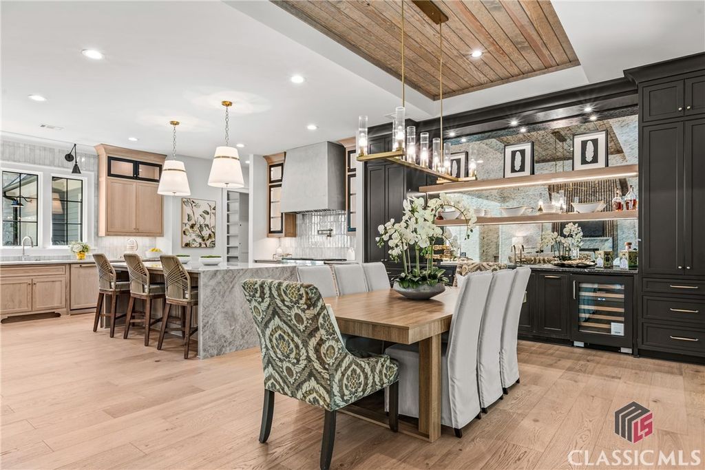 Image 12 of property listing at 1154 W Terrace Drive, Greensboro, GA 30642