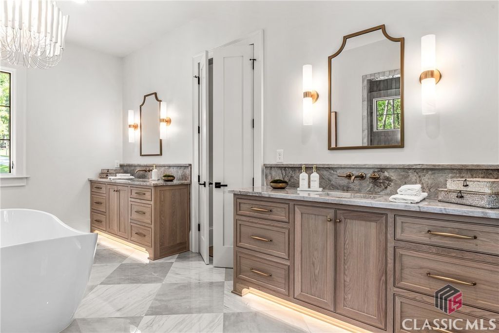 Image 39 of property listing at 1154 W Terrace Drive, Greensboro, GA 30642