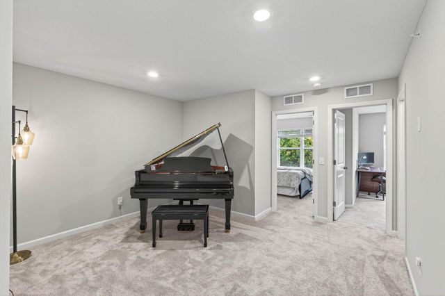 14544 Twin Lakes Circle, Burnsville, MN 55306