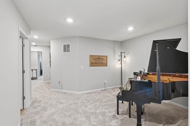 14544 Twin Lakes Circle, Burnsville, MN 55306