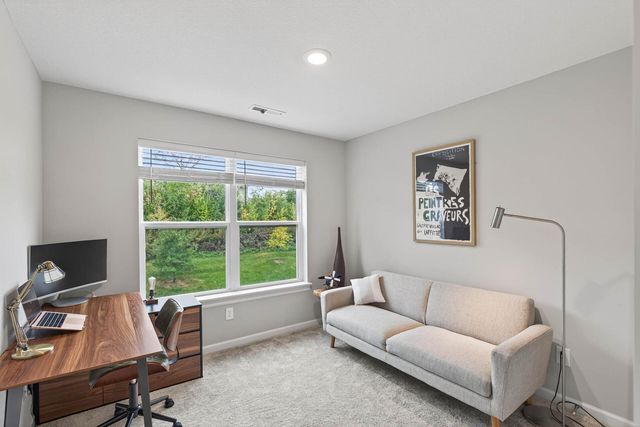 14544 Twin Lakes Circle, Burnsville, MN 55306