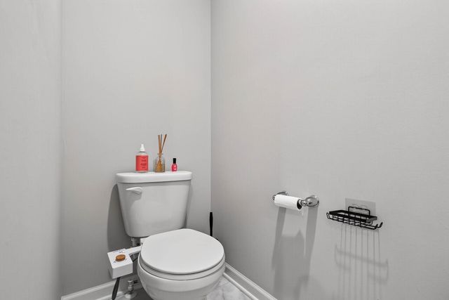 14544 Twin Lakes Circle, Burnsville, MN 55306