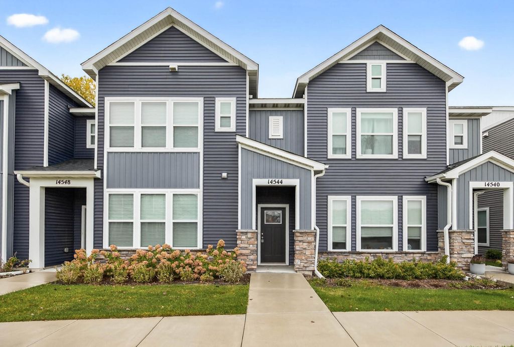 14544 Twin Lakes Circle, Burnsville, MN 55306