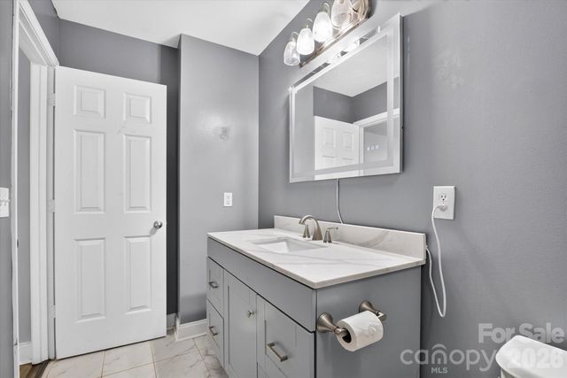 442 Tribune Drive, Charlotte, NC 28214