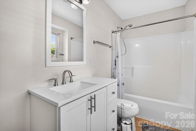 442 Tribune Drive, Charlotte, NC 28214