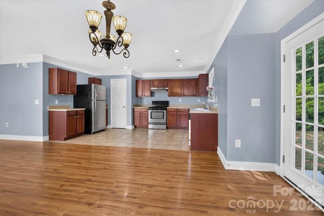 442 Tribune Drive, Charlotte, NC 28214