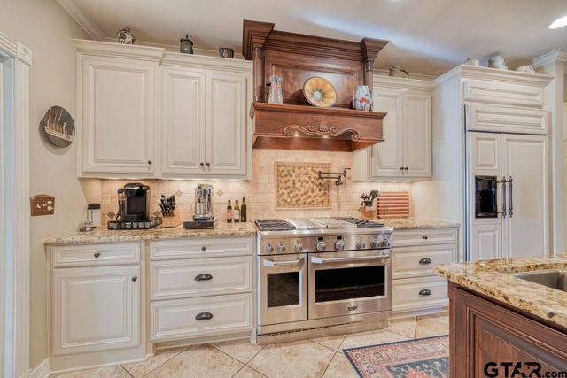 1200 Lesley Ln., Longview, TX 75604