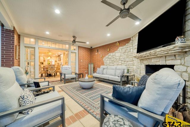 1200 Lesley Ln., Longview, TX 75604