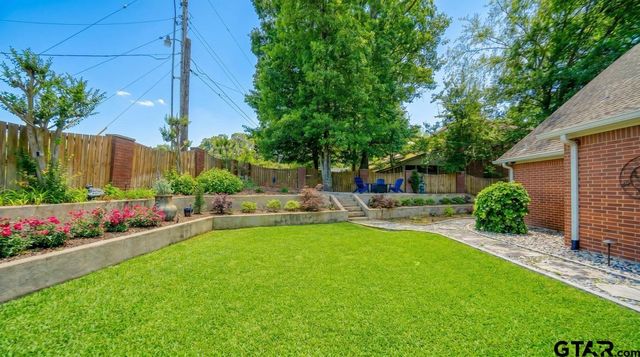 1200 Lesley Ln., Longview, TX 75604