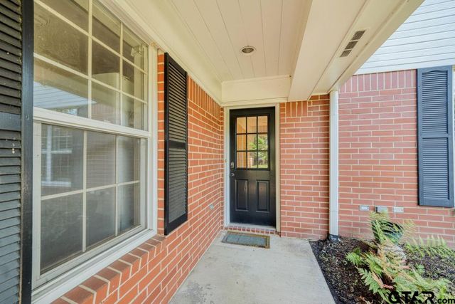 1200 Lesley Ln., Longview, TX 75604