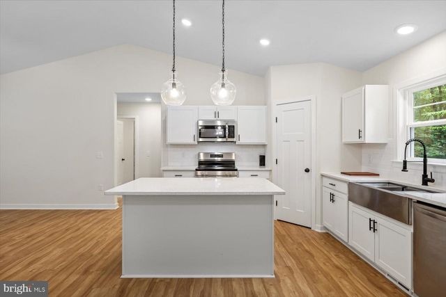 8339 KENNEDY DR, King George, VA 22485