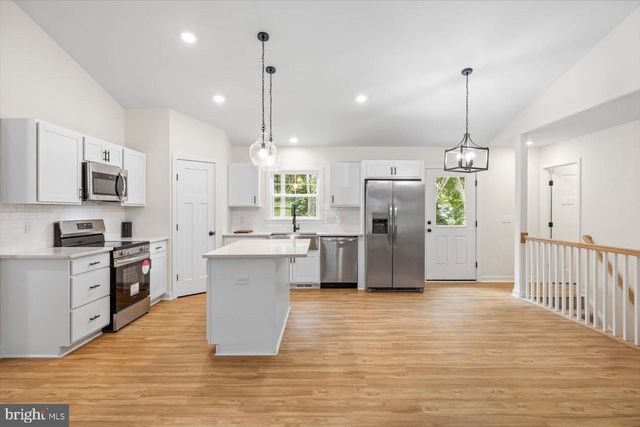 8339 KENNEDY DR, King George, VA 22485