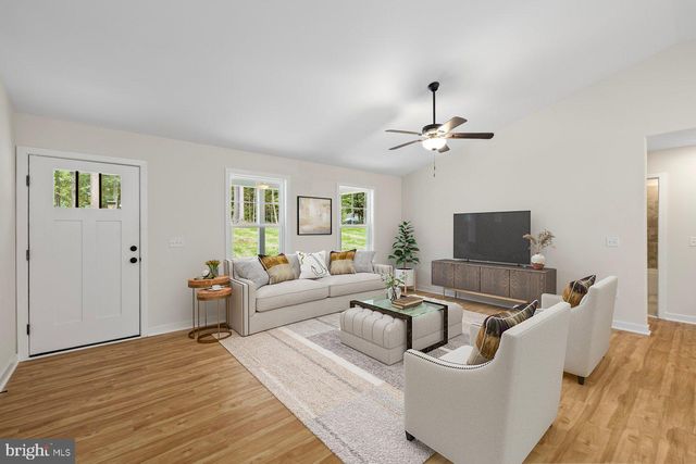 8339 KENNEDY DR, King George, VA 22485