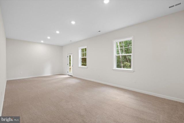 8339 KENNEDY DR, King George, VA 22485