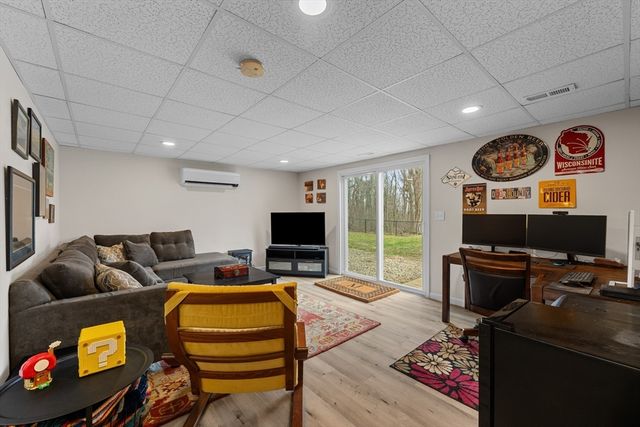 78 Asnebumskit Road, Paxton, MA 01612