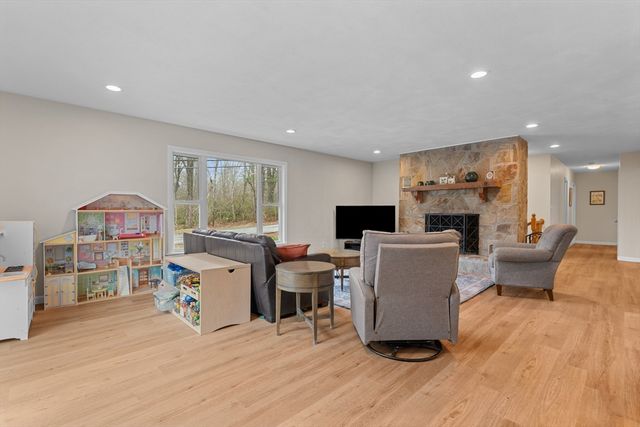 78 Asnebumskit Road, Paxton, MA 01612