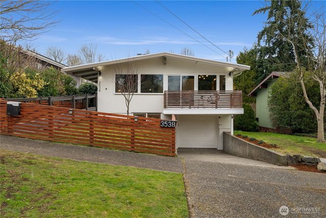 3538 SW Rose Street, Seattle, WA 98126