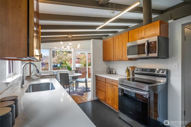 3538 SW Rose Street, Seattle, WA 98126