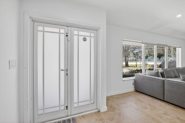 7000 Plantation Road, Plantation, FL 33317