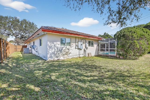 7000 Plantation Road, Plantation, FL 33317
