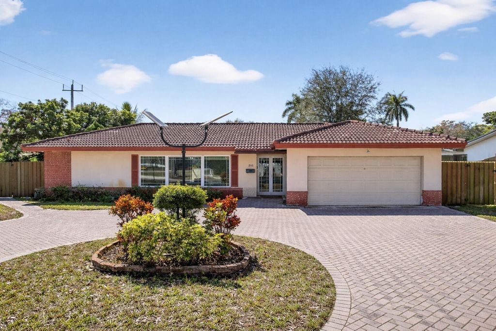 7000 Plantation Road, Plantation, FL 33317
