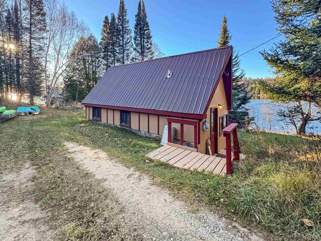 154 Swan Lake Road, Crystal Falls, MI 49920