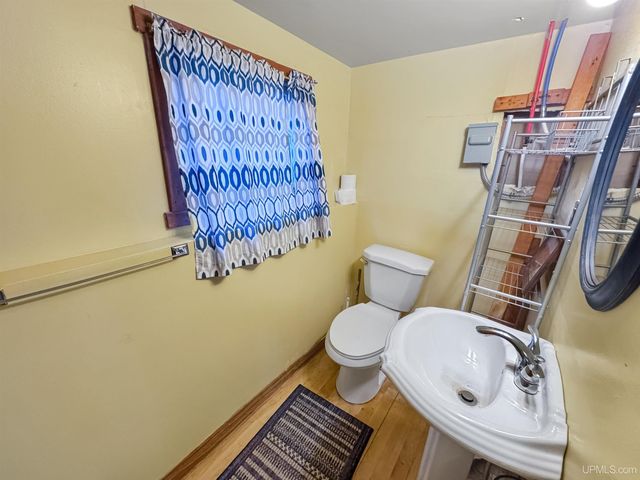 154 Swan Lake Road, Crystal Falls, MI 49920