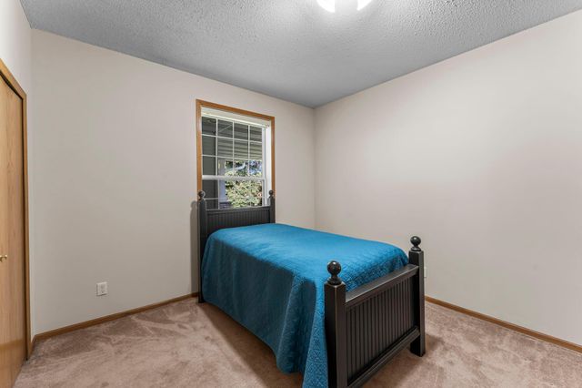 809 Woodduck Drive, Woodbury, MN 55125