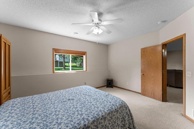 809 Woodduck Drive, Woodbury, MN 55125