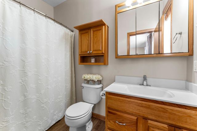 809 Woodduck Drive, Woodbury, MN 55125