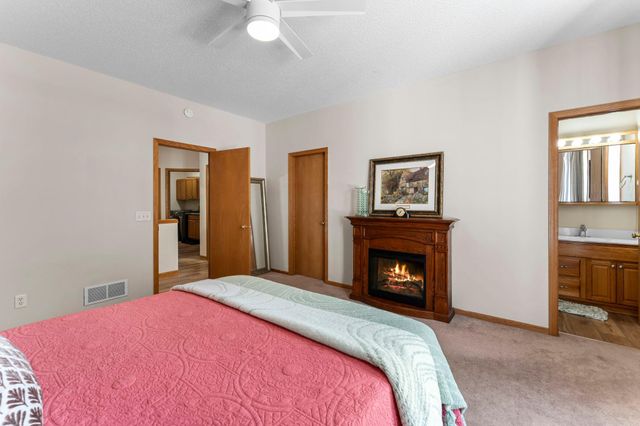 809 Woodduck Drive, Woodbury, MN 55125
