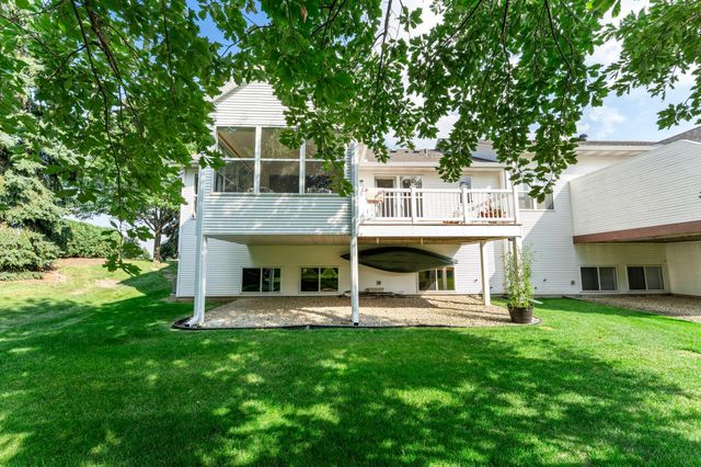 809 Woodduck Drive, Woodbury, MN 55125