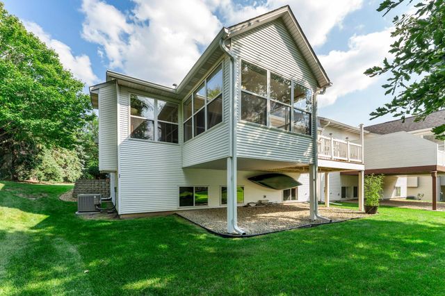 809 Woodduck Drive, Woodbury, MN 55125