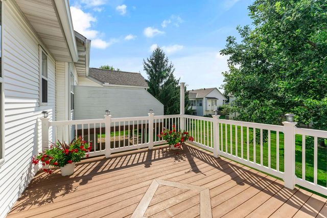 809 Woodduck Drive, Woodbury, MN 55125