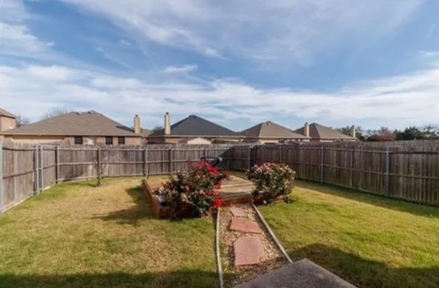2018 Cedarwood Drive, Lancaster, TX 75134