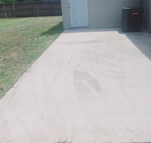 131 SE Serenata Ct, Port St. Lucie, FL 34983