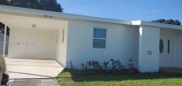 131 SE Serenata Ct, Port St. Lucie, FL 34983