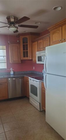 131 SE Serenata Ct, Port St. Lucie, FL 34983