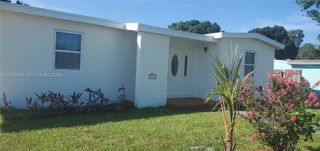 131 SE Serenata Ct, Port St. Lucie, FL 34983