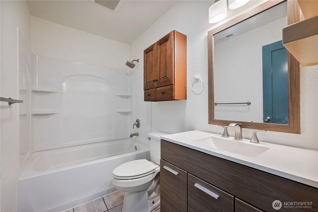 4703 Merlin Street, Longview, WA 98632