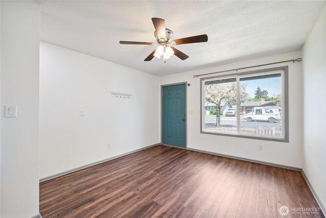 4703 Merlin Street, Longview, WA 98632