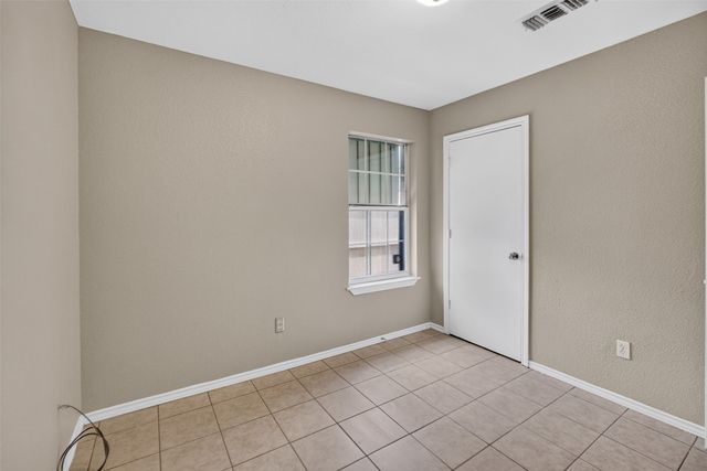 1424 E Mulkey Street 1426, Fort Worth, TX 76104
