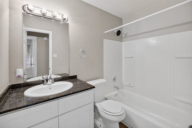 1424 E Mulkey Street 1426, Fort Worth, TX 76104