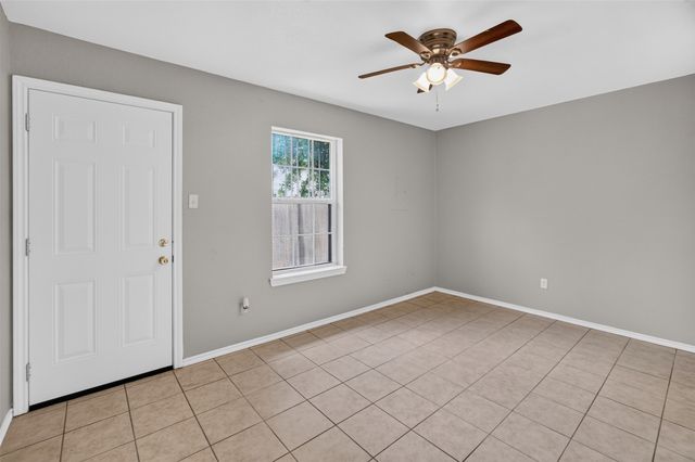 1424 E Mulkey Street 1426, Fort Worth, TX 76104