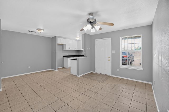 1424 E Mulkey Street 1426, Fort Worth, TX 76104