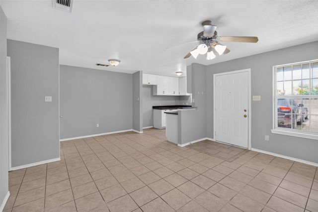 1424 E Mulkey Street 1426, Fort Worth, TX 76104